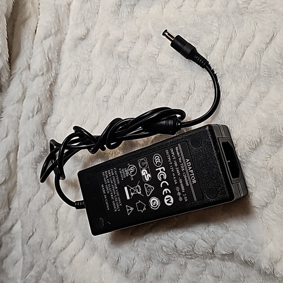 Universal Docking Station with Stand for Tablets and Notebooks, Supports PC - Picture 8 of 12